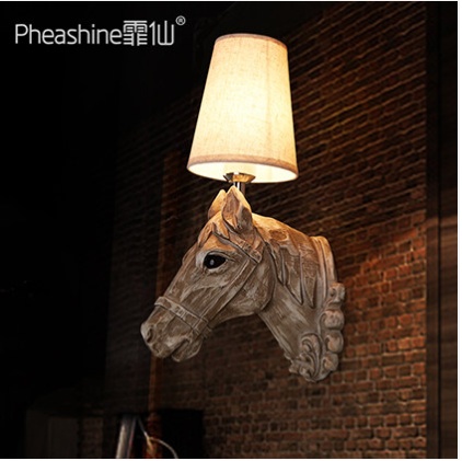 Люстра смола лошадь голова