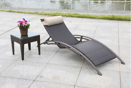 Шезлонг из ротанга Mojia