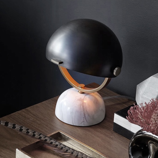 Настольная лампа черная с золотом Puff, 24*38 см