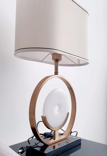 Дизайнерская лампа настольная белая Duara, 68*53 см