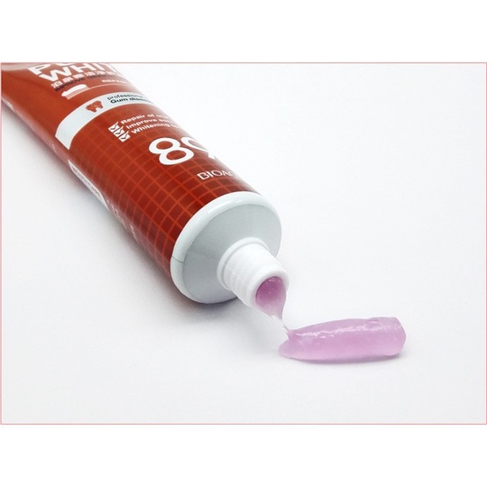 Отбеливающая зубная паста с экстрактом клюквы