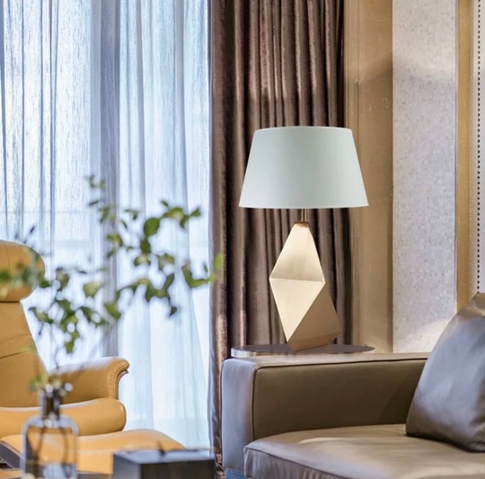 Настольная лампа RHOMB 35*62 золото, белый, металл