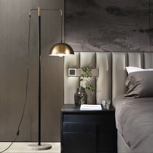 Торшер золото. Напольный светильник черный с золотом Hellions, E27, 60 Вт