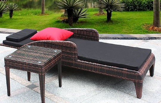 Шезлонг из ротанга  Lounge