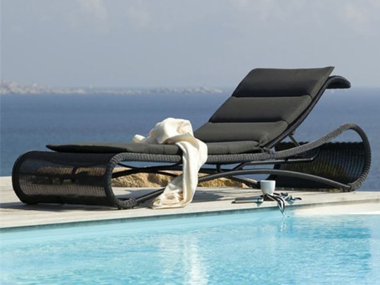 Шезлонг из ротанга Stone bird