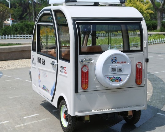 Электромобиль Lion