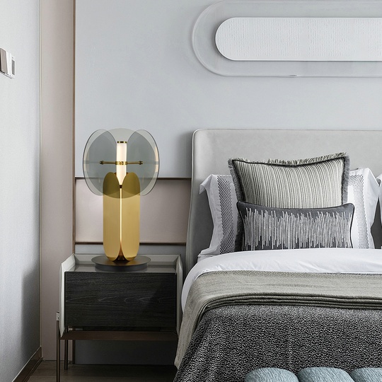 Настольная лампа черная с золотом ZENDER